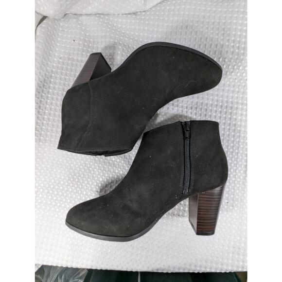 NWOT-1 SHOW! OLD NAVY! BLACK VEGAN SUEDE MICROFIBER CHUNKY HEEL BOOTS! SZ 8M - Picture 6 of 10